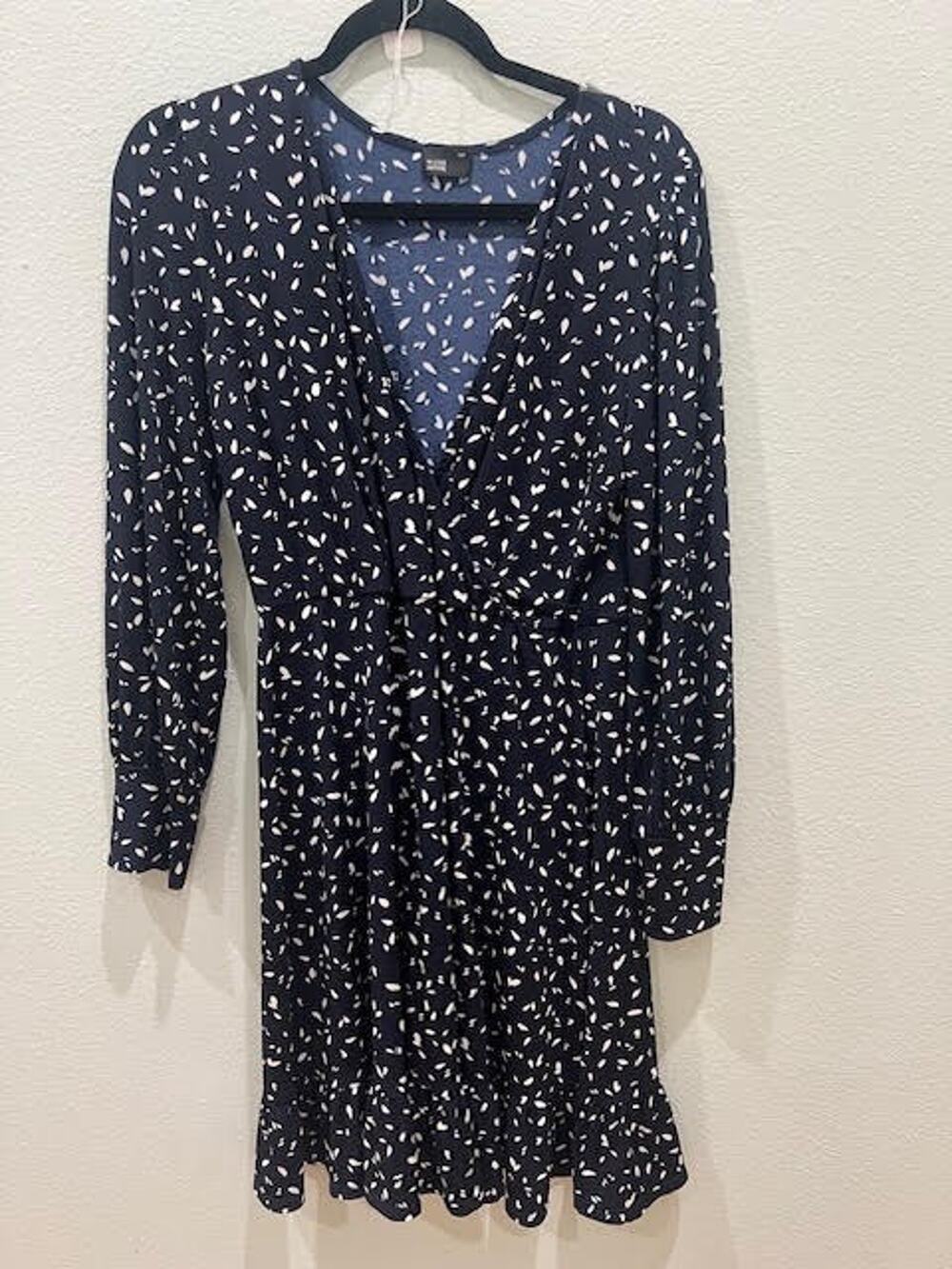 Muse Petite Woman XLP Navy/White Abstract Print Long Sleeve V-Neck Short Dress